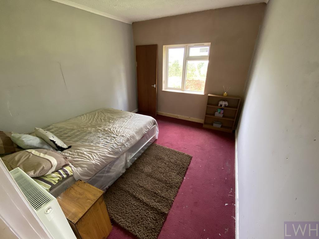 Wave Crest Ground Bedroom