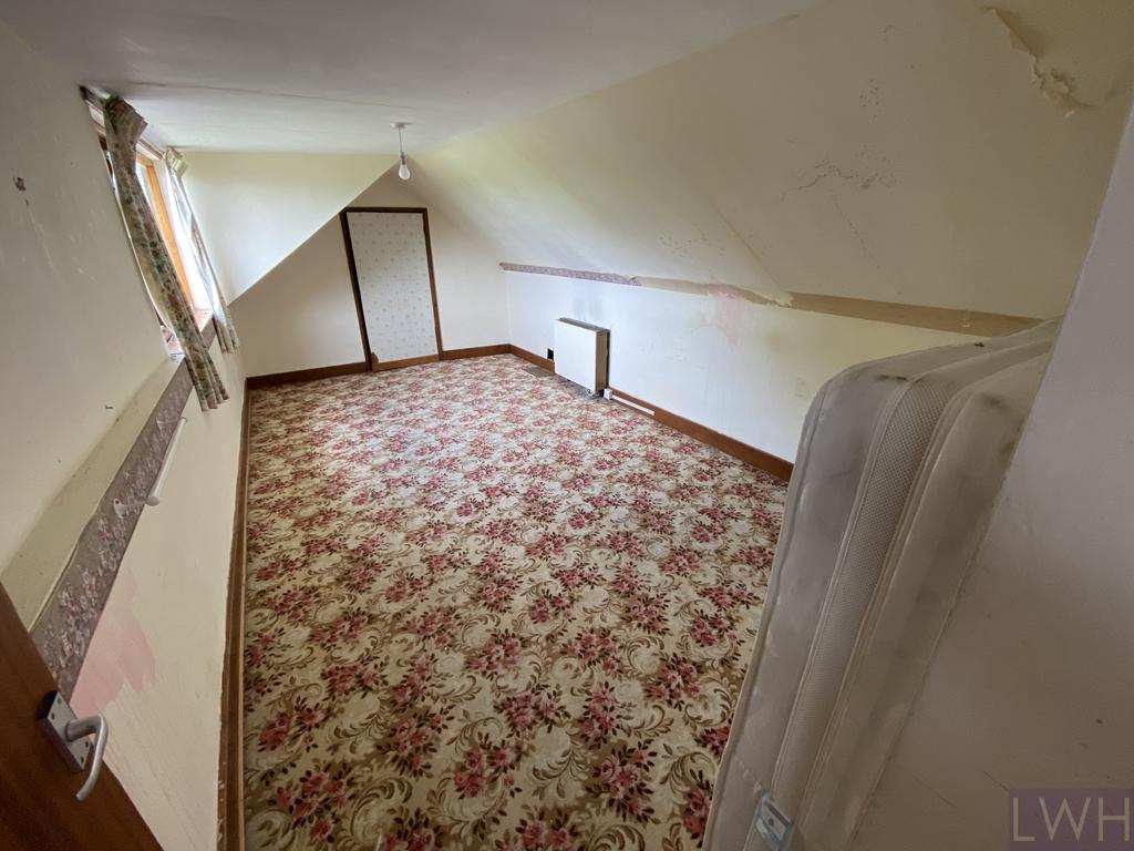 Droma Bedroom
