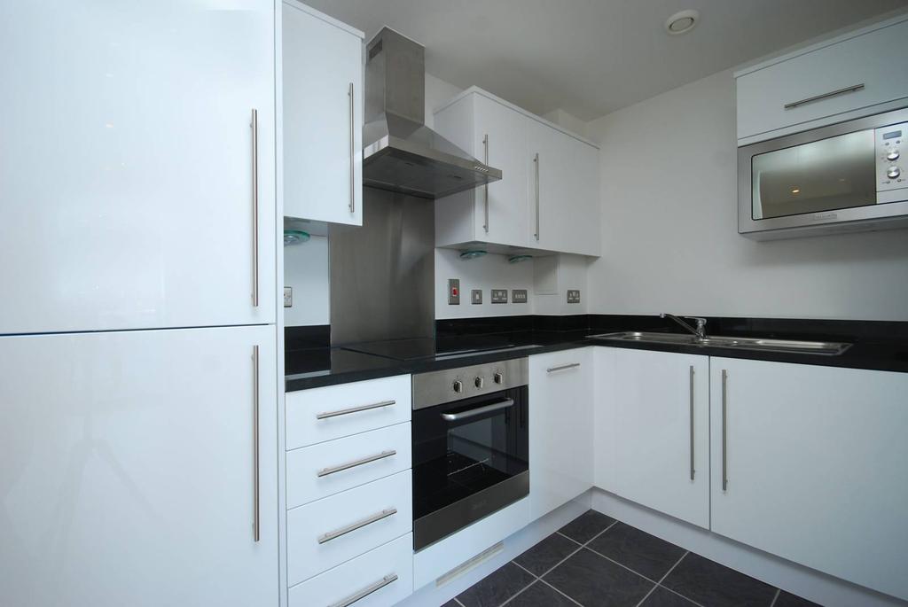 Jupiter House, Canning Town, London, E16 2 bed flat £1,842 pcm (£425 pw)