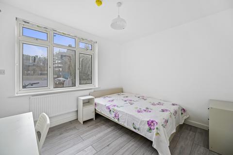 1 bedroom in a house share to rent, Cambridge Road,  Kingston upon Thames, KT1