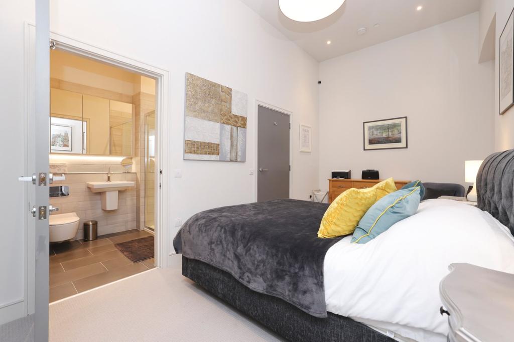 Bedroom &amp; En-Suite