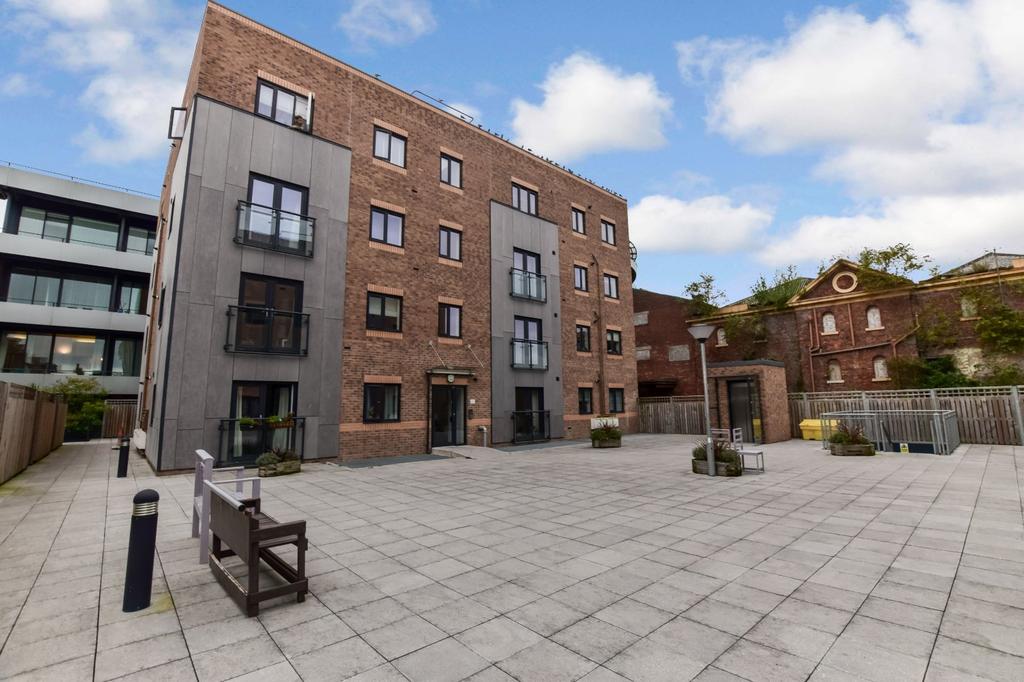 Woodfield Road, Altrincham, Cheshire... 2 bed flat £225,000