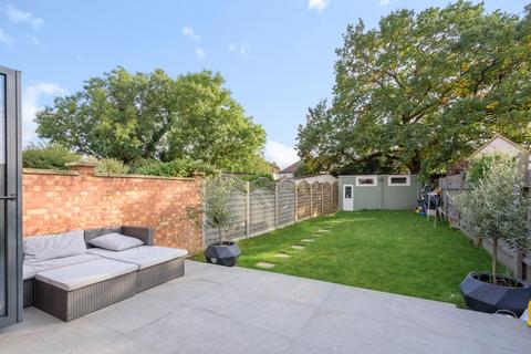 16 Derrick Road, Beckenham, BR3 3QQ