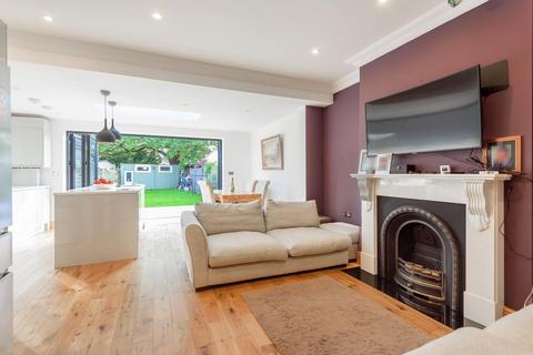 16 Derrick Road, Beckenham, BR3 3QQ