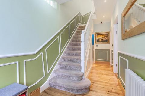16 Derrick Road, Beckenham, BR3 3QQ