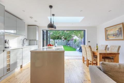 16 Derrick Road, Beckenham, BR3 3QQ