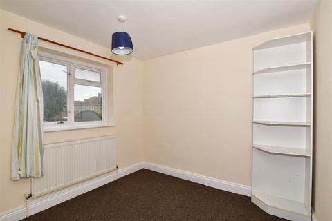 36 Shepherds Close, Romford, RM6 5AD