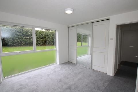 2 bedroom ground floor flat for sale - Fairview Gardens, Farnham GU9