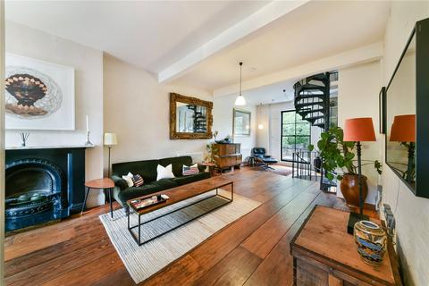 3 bedroom end of terrace house for sale - Malvern Road, London, E8