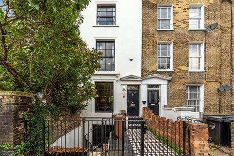 3 bedroom end of terrace house for sale - Malvern Road, London, E8