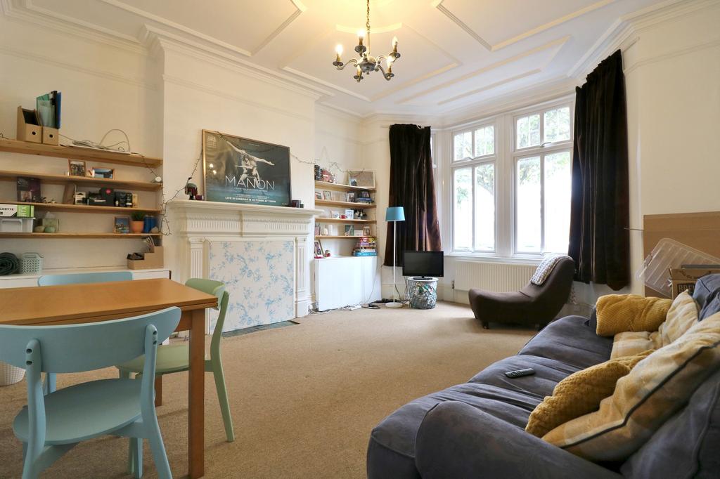 Byron Road, Ealing, London. W5 3LL 1 bed ground floor flat - £1,500 pcm ...