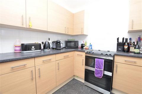 1 bedroom apartment to rent, Torrington Drive, Loughton, IG10