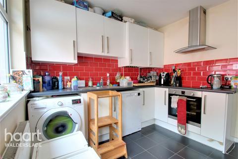 Flat 2, 1 Boxley Road, Chatham, ME5 9LF