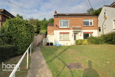 Flat 2, 1 Boxley Road, Chatham, ME5 9LF
