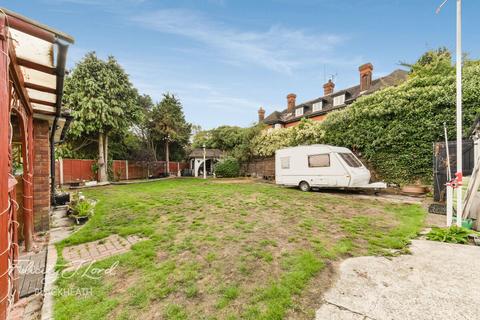 26 Kinlet Road, London, SE18 3BY