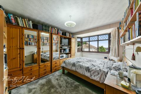26 Kinlet Road, London, SE18 3BY