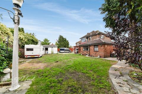 26 Kinlet Road, London, SE18 3BY
