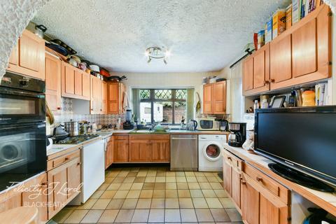 26 Kinlet Road, London, SE18 3BY
