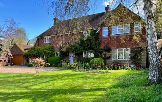 Tilehouse Road, Guildford, Surrey, GU4. 5 bed detached house - £2,350,000