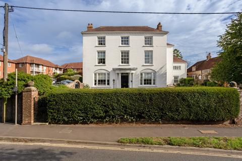 3 bedroom apartment for sale, Sussex Road, Petersfield