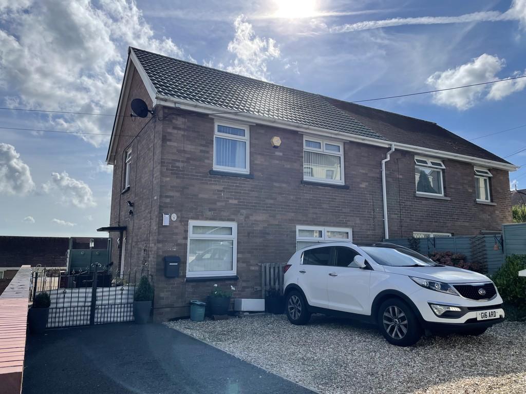 Ffordd Aneurin, Pontyberem 4 bed semidetached house £199,950