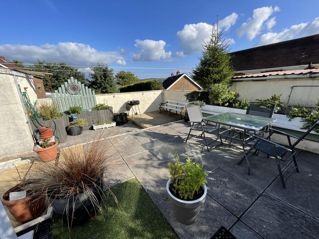 Ffordd Aneurin, Pontyberem 4 bed semidetached house £199,950