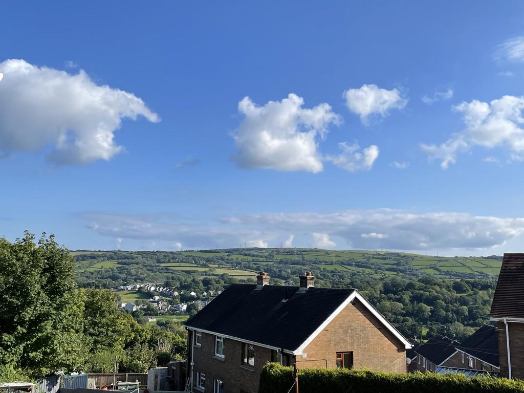 Ffordd Aneurin, Pontyberem 4 bed semidetached house £199,950