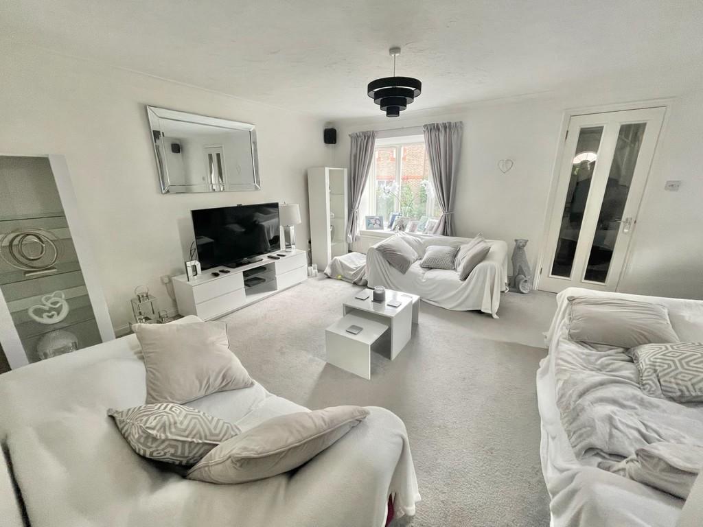 Amber Hill, Camberley GU15 3 bed detached house for sale £525,000