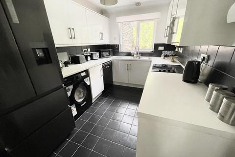 12 Amber Hill, Camberley, GU15 1EB