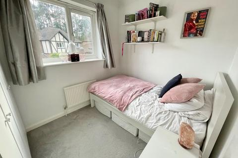 12 Amber Hill, Camberley, GU15 1EB