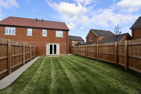3 bedroom semi-detached house for sale - Creasy Drive, Lincoln