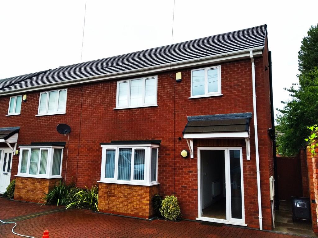 Patricia Avenue, Yardley Wood... 3 bed semidetached house £1,000 pcm