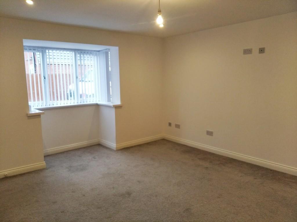 Patricia Avenue, Yardley Wood... 3 bed semidetached house £1,000 pcm