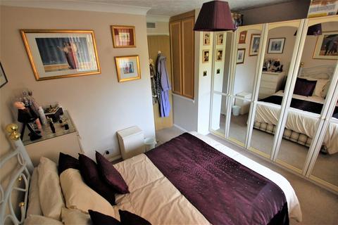 undefined, Tudor Close, Hatfield