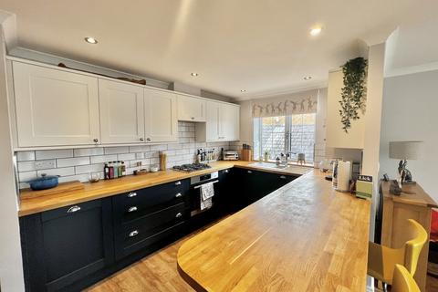 undefined, Walnut Court, Radcliffe-on-trent, Nottingham