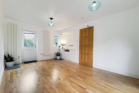 29 Remington Road, London, E6 5SW