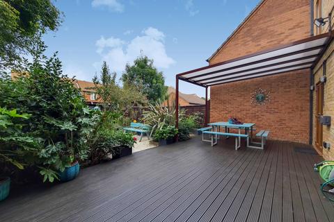 29 Remington Road, London, E6 5SW