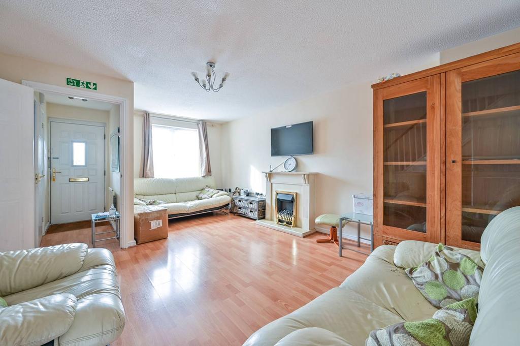 Marathon Way, Thamesmead, London, SE28 3 bed terraced house - £435,000