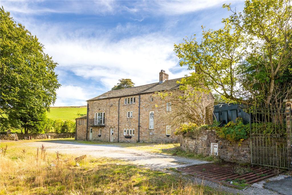 Brogden Lane, Barnoldswick... 6 bed detached house £850,000