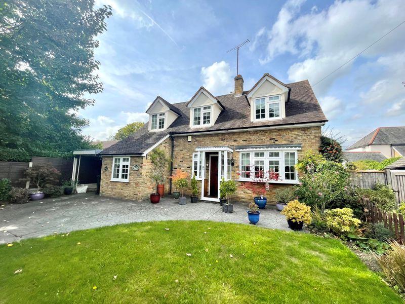 Old Road, Old Harlow, Essex 3 bed detached house £650,000