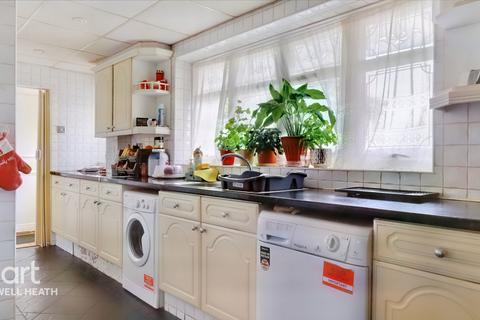 172 Billet Road, Romford, RM6 5PT