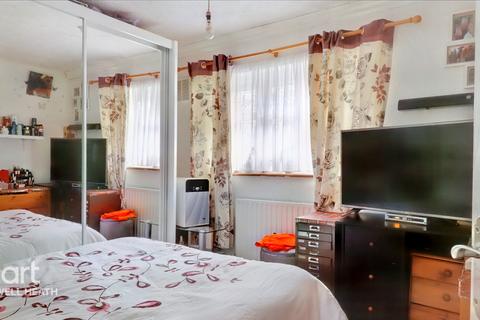 172 Billet Road, Romford, RM6 5PT