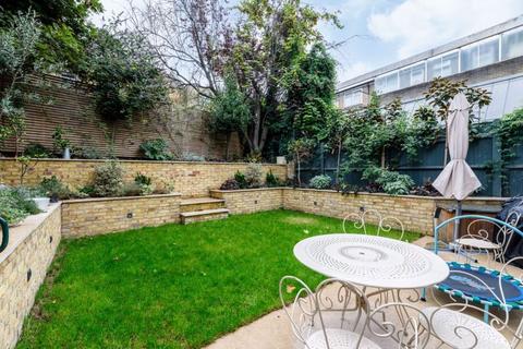 4 bedroom terraced house to rent, Starfield Road W12