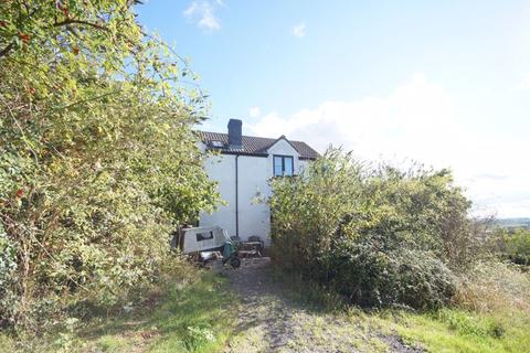 4 bedroom detached house for sale - Draycott - Quiet Lane Location with Land