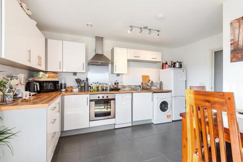 2 bedroom apartment for sale - Blackberry Court, Queen Mary Avenue, London, E18
