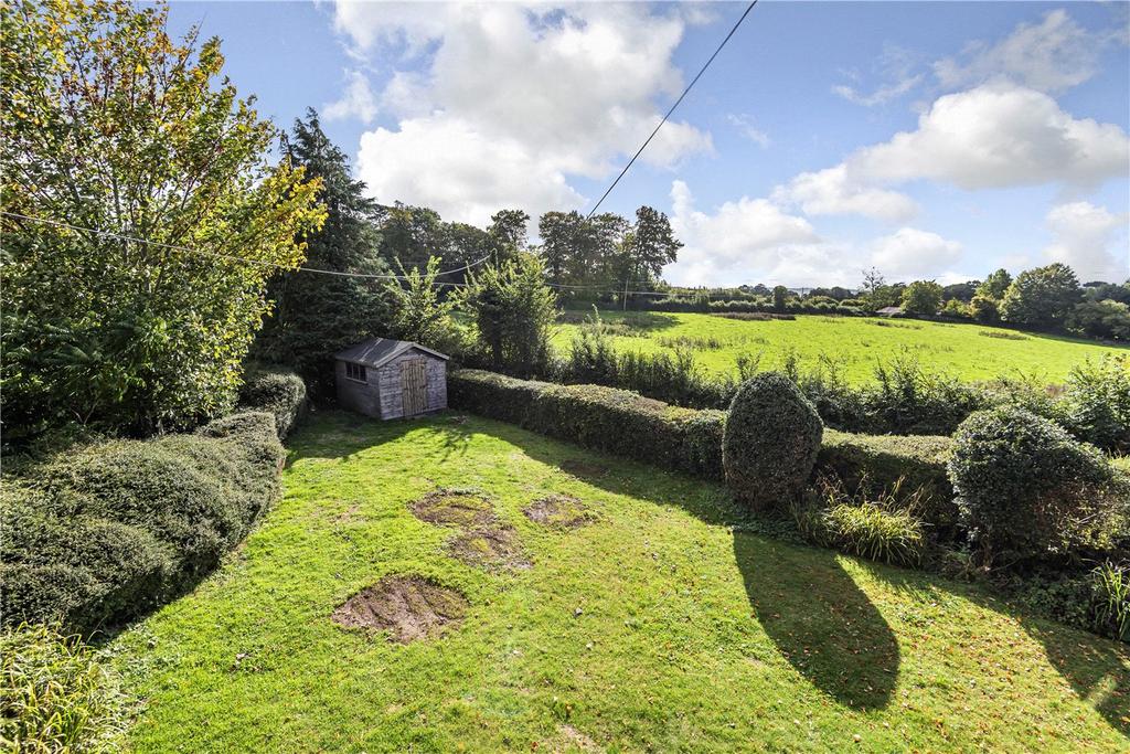 Jervis Court Lane, Swanmore... 3 bed detached house £1,700 pcm (£392 pw)