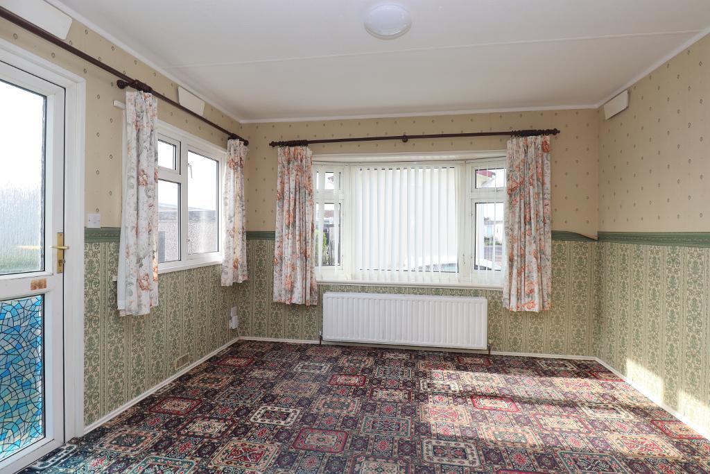Ash Grove, Wilstead, Bedfordshire... 2 bed park home £110,000
