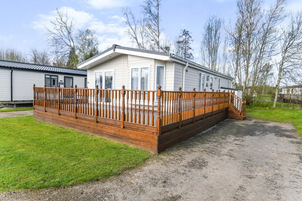 Kirkgate, Tydd St Giles, Wisbech, Cambs, PE13 5NZ 2 bed park home for