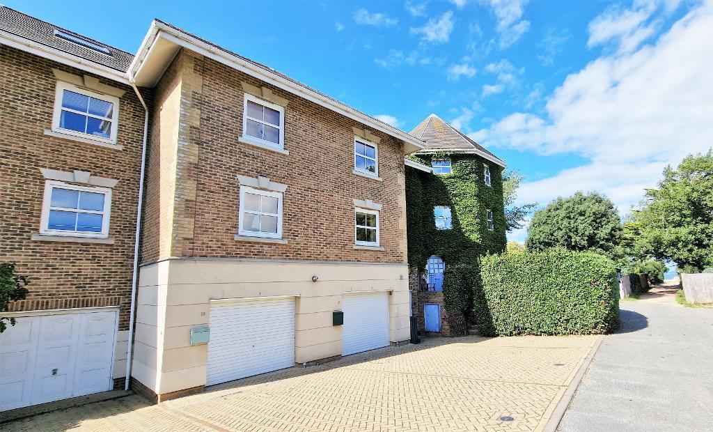 Solent Landing, Beach Road, Bembridge, Isle of Wight, PO35 5NZ 3 bed