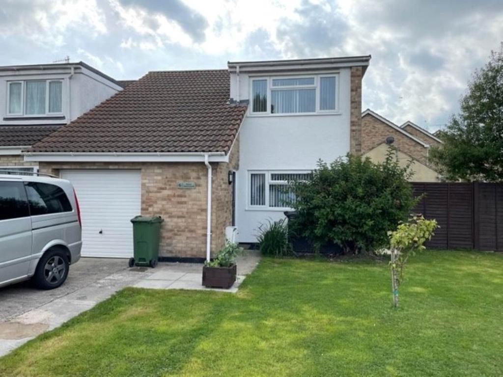 Dunster Crescent, Oldmixon... 2 bed house £995 pcm (£230 pw)